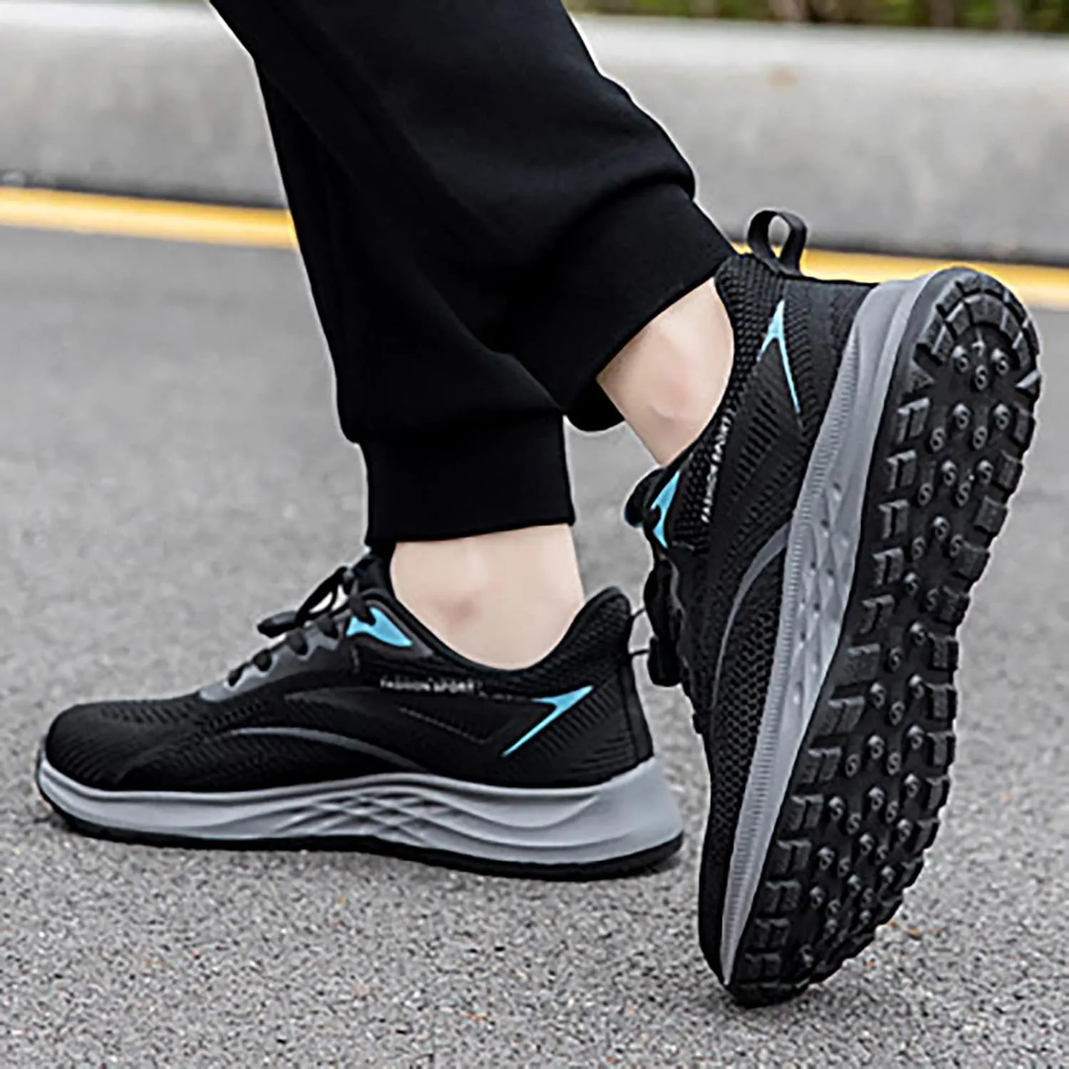 Couple Men's Spring and Summer New Non Slip Walking Fashion Light Shoes Middle and Elderly Sneaker Roller Skates for Men Men