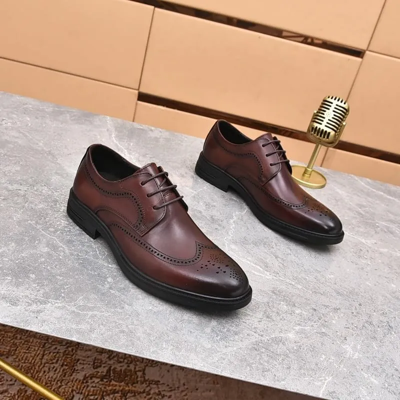 Men's Breathable Leather Wingtip Brogue Oxfords Fashion Classic Carved Lace Up Leather Low Heels Dress Shoes for Office Classic Business Party Shoes