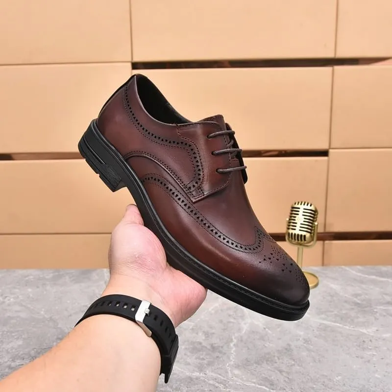 Men's Breathable Leather Wingtip Brogue Oxfords Fashion Classic Carved Lace Up Leather Low Heels Dress Shoes for Office Classic Business Party Shoes